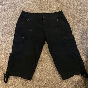 Black  cargo capris